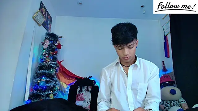 Snapshot of twink_sebas_ chatting on December 2024 06:37:02 PM twink sebas online show from December 2024 06:37:02 PM