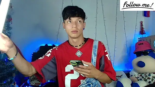 Snapshot of twink_sebas_ chatting on December 2024 04:44:01 AM twink sebas online show from December 2024 04:44:01 AM