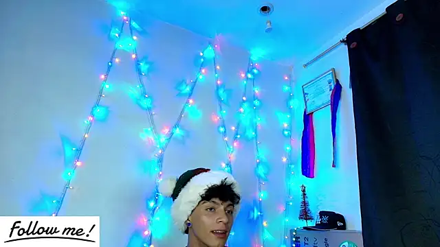 Snapshot of twink_sebas_ chatting on December 2024 01:04:02 AM twink sebas online show from December 2024 01:04:02 AM