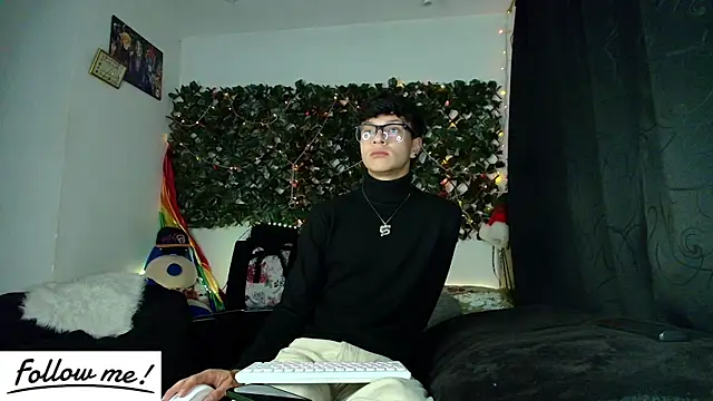 Snapshot of twink_sebas_ chatting on January 2025 05:05:01 AM twink sebas online show from January 2025 05:05:01 AM