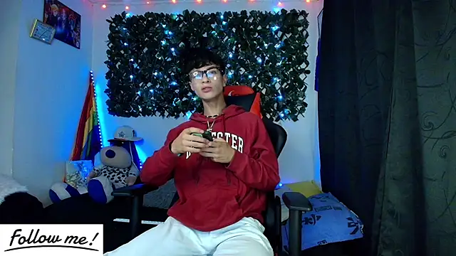 Snapshot of twink_sebas_ chatting on January 2025 04:16:02 AM twink sebas online show from January 2025 04:16:02 AM