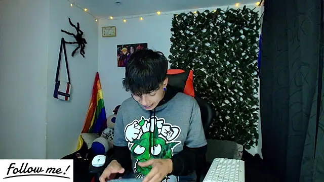 Snapshot of twink_sebas_ chatting on January 2025 12:35:01 AM twink sebas online show from January 2025 12:35:01 AM