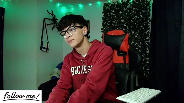 Snapshot of twink_sebas_ chatting on January 2025 06:10:01 AM twink sebas online show from January 2025 06:10:01 AM