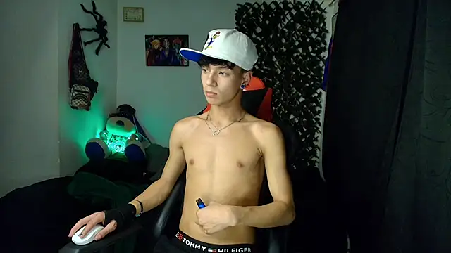 Snapshot of twink_sebas_ chatting on February 2025 12:28:01 AM twink sebas online show from February 2025 12:28:01 AM