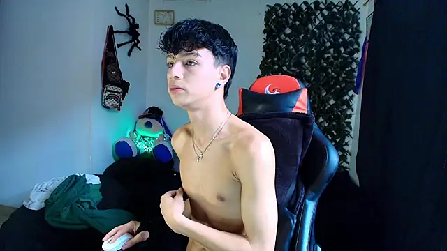 Snapshot of twink_sebas_ chatting on February 2025 03:34:01 PM twink sebas online show from February 2025 03:34:01 PM