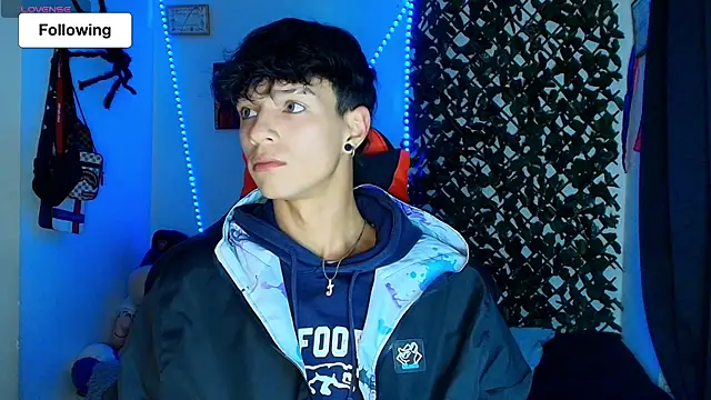 Snapshot of twink_sebas_ chatting on February 2025 01:29:01 AM twink sebas online show from February 2025 01:29:01 AM