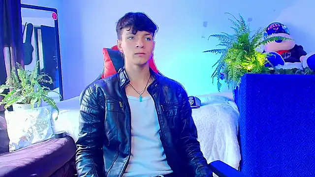 Snapshot of twink_sebas_ chatting on October 2025 02:28:01 PM twink sebas online show from October 2025 02:28:01 PM