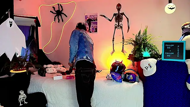 Snapshot of twink_sebas_ chatting on October 2025 04:57:02 AM twink sebas online show from October 2025 04:57:02 AM