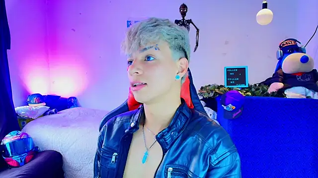 Snapshot of twink_sebas_ chatting on November 2025 04:06:01 PM twink sebas online show from November 2025 04:06:01 PM