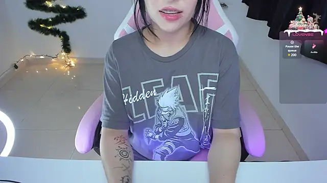 Snapshot of misshoneyxxx chatting on December 2024 03:07:02 AM misshoneyxxx online show from December 2024 03:07:02 AM