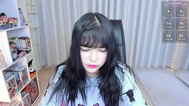 Snapshot of misshoneyxxx chatting on November 2025 03:17:01 AM misshoneyxxx online show from November 2025 03:17:01 AM