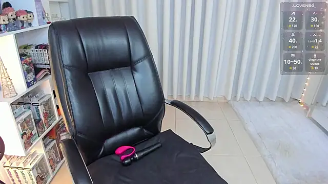 Snapshot of misshoneyxxx chatting on November 2025 04:56:01 AM misshoneyxxx online show from November 2025 04:56:01 AM