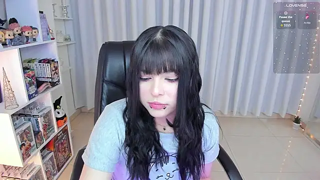 Snapshot of misshoneyxxx chatting on November 2025 06:24:02 AM misshoneyxxx online show from November 2025 06:24:02 AM