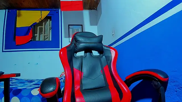 Snapshot of maxowens_oficial chatting on February 2026 07:45:02 PM maxowens oficial online show from February 2026 07:45:02 PM