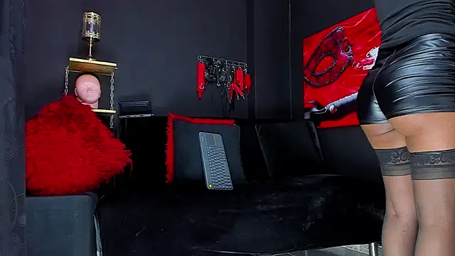 Snapshot of Coralinstone chatting on December 2025 07:40:02 PM Coralinstone online show from December 2025 07:40:02 PM