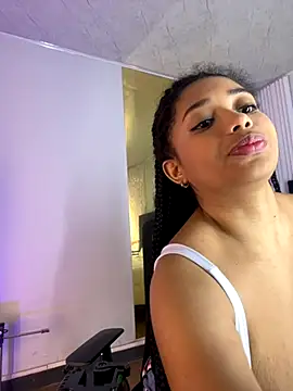 Emy leon online show from October 2025 08:39:01 PM