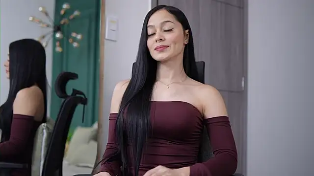 Snapshot of rubyhill_2711 chatting on September 2025 11:05:02 PM rubyhill 2711 online show from September 2025 11:05:02 PM