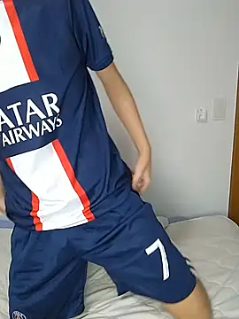 Snapshot of itsme_LEON chatting on December 2024 01:12:01 PM itsme LEON online show from December 2024 01:12:01 PM