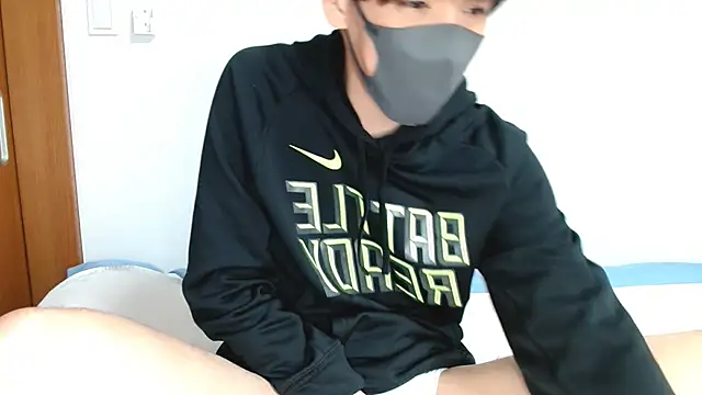 Snapshot of itsme_LEON chatting on March 2025 04:11:02 PM itsme LEON online show from March 2025 04:11:02 PM