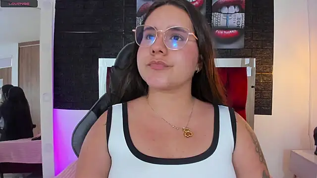 Snapshot of April1_sc chatting on March 2025 05:04:01 PM April1 sc online show from March 2025 05:04:01 PM