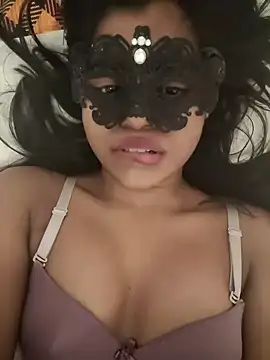 Bella Luna18 online show from December 2024 07:14:01 PM