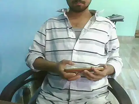 Ishan003 online show from November 2025 06:22:01 AM