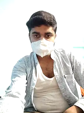 Ishan003 online show from May 2026 06:35:01 PM