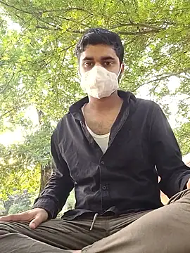 Ishan003 online show from May 2026 12:41:01 AM