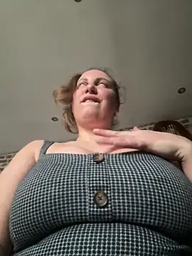 Snapshot of Yanacool007 chatting on February 2026 01:07:02 PM Yanacool007 online show from February 2026 01:07:02 PM