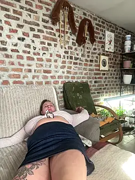 Snapshot of Yanacool007 chatting on March 2026 12:44:01 PM Yanacool007 online show from March 2026 12:44:01 PM