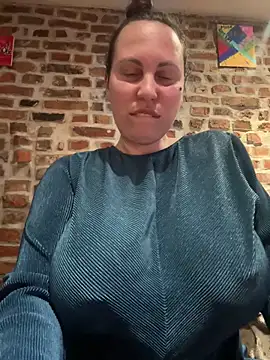 Snapshot of Yanacool007 chatting on April 2026 10:14:02 PM Yanacool007 online show from April 2026 10:14:02 PM