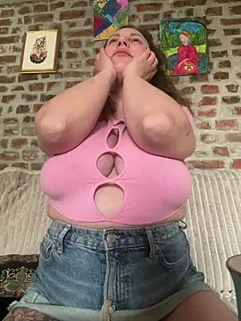 Snapshot of Yanacool007 chatting on April 2026 02:07:02 PM Yanacool007 online show from April 2026 02:07:02 PM