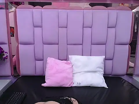 CataleyaLars20 online show from April 2026 01:13:02 PM