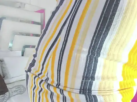 Snapshot of SaraaJhons chatting on October 2025 03:17:01 AM SaraaJhons online show from October 2025 03:17:01 AM