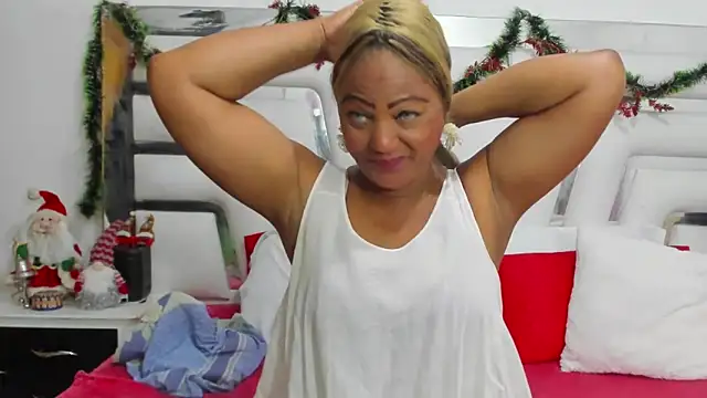 Snapshot of SaraaJhons chatting on December 2025 04:00:01 PM SaraaJhons online show from December 2025 04:00:01 PM