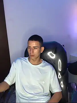 Snapshot of JackSwan18 chatting on November 2025 02:00:01 PM JackSwan18 online show from November 2025 02:00:01 PM