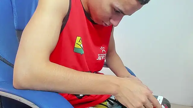 Snapshot of JackSwan18 chatting on November 2025 07:48:02 PM JackSwan18 online show from November 2025 07:48:02 PM