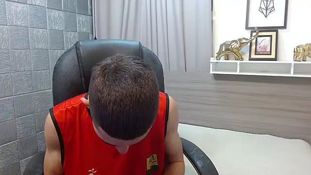 Snapshot of JackSwan18 chatting on December 2025 07:29:02 PM JackSwan18 online show from December 2025 07:29:02 PM