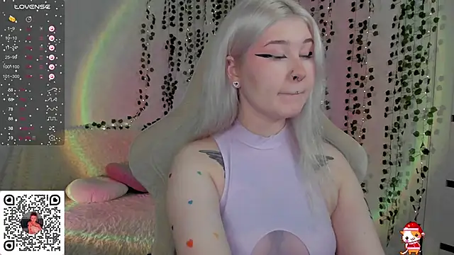 Snapshot of chillycharm chatting on January 2025 03:38:02 AM chillycharm online show from January 2025 03:38:02 AM