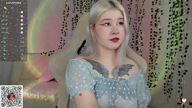 Snapshot of chillycharm chatting on January 2025 12:06:01 AM chillycharm online show from January 2025 12:06:01 AM