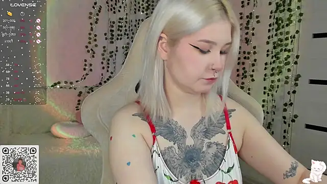 Snapshot of chillycharm chatting on February 2025 12:52:02 AM chillycharm online show from February 2025 12:52:02 AM