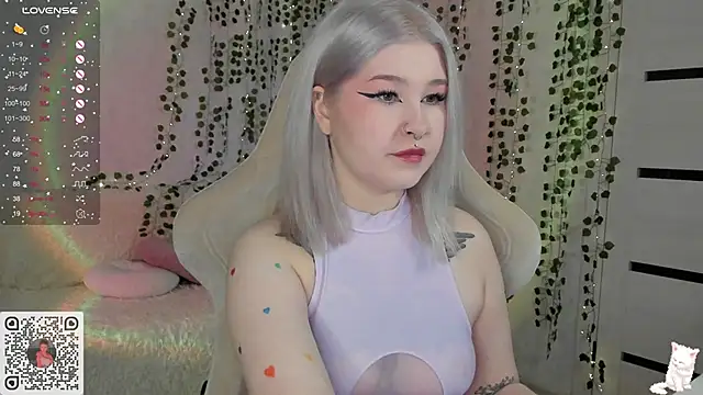 Snapshot of chillycharm chatting on February 2025 10:39:01 PM chillycharm online show from February 2025 10:39:01 PM