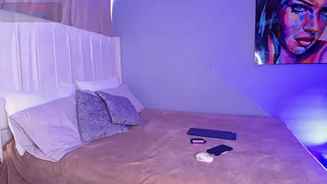 Shenoa1 online show from December 2025 12:47:01 PM