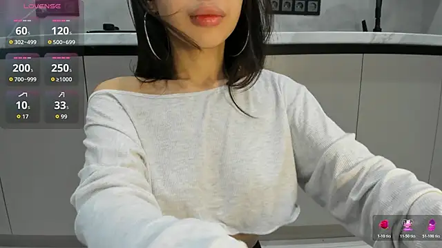 Mia Meow  online show from November 2025 08:32:01 PM