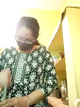 heenage online show from February 2025 12:24:01 PM