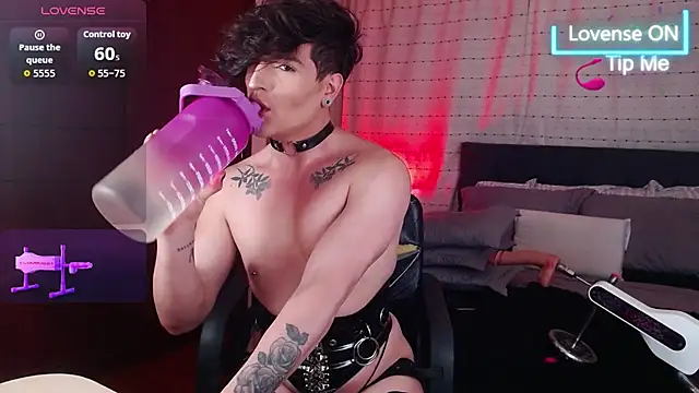 Hornymoan online show from June 2026 10:53:02 PM