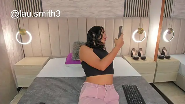 Snapshot of laura_smith33 chatting on November 2025 02:38:01 PM laura smith33 online show from November 2025 02:38:01 PM