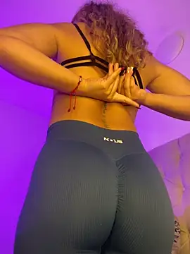 ZoeJohnsoon online show from February 2026 10:17:01 PM