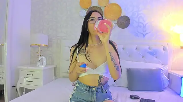 Clarisse28 online show from January 2025 07:34:02 PM