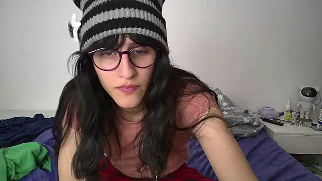 Snapshot of Alice_love29 chatting on February 2025 02:33:01 AM Alice love29 online show from February 2025 02:33:01 AM